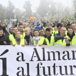 La manifestación por la continuidad de Almaraz genera gran impacto en los medios de comunicación.